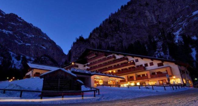 Hotel Principe Marmolada Малга Чиапела Екстериор снимка